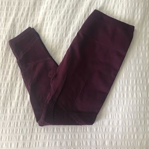 *NEVER WORN* Fabletics Maroon Leggings